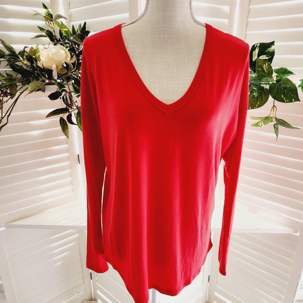 ATHLETA RED LONG SLEEVE V NECK LIGHT WEIGHT SHIRT SIZE SMALL (OVERSIZED)